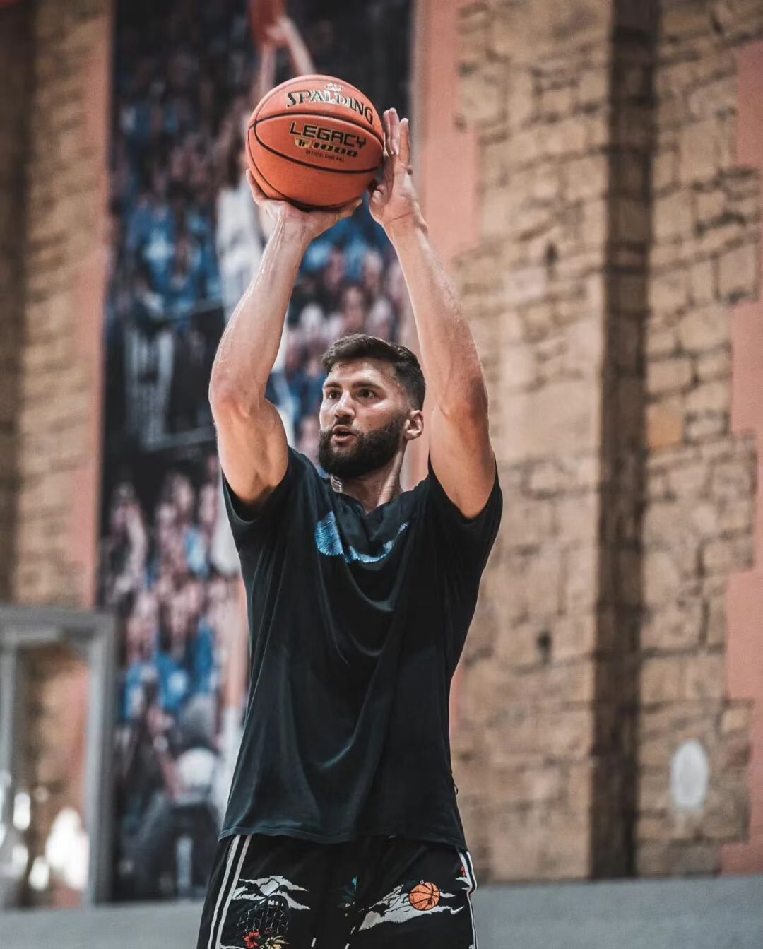 大病号!加盟至今0出场+1100万,复出遥遥无期,湖人真要哭了