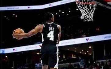 【观察】4年2.29亿压垮球队福克斯决定马刺命运