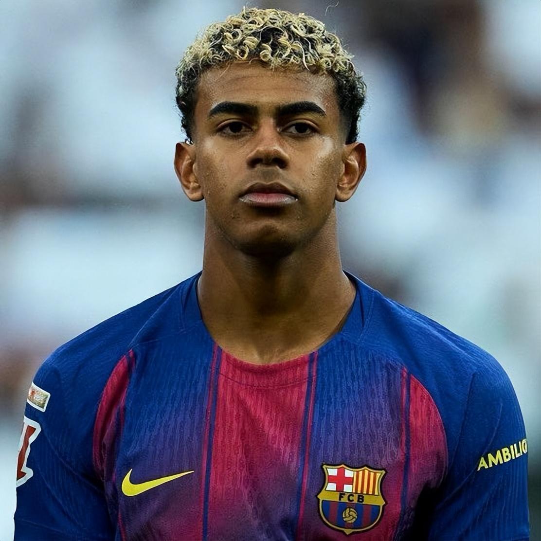 11月独造6球助巴萨反超皇马，亚马尔言论再引争议：我不想成梅西