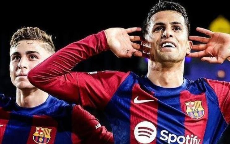 世体：坎塞洛将在周一接受巴萨体检，周二亮相