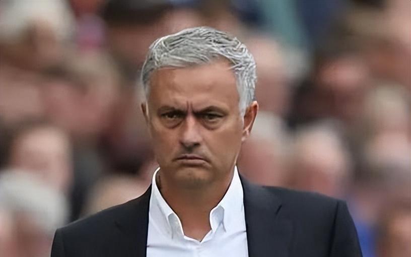 仍坚守防守策略,让穆里尼奥遭遇指责:03输球的他“真老了”