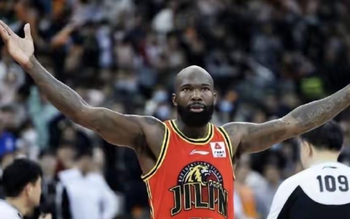 多米尼克琼斯：1月份会与某支球队签约，我仍是CBA外援TOP3