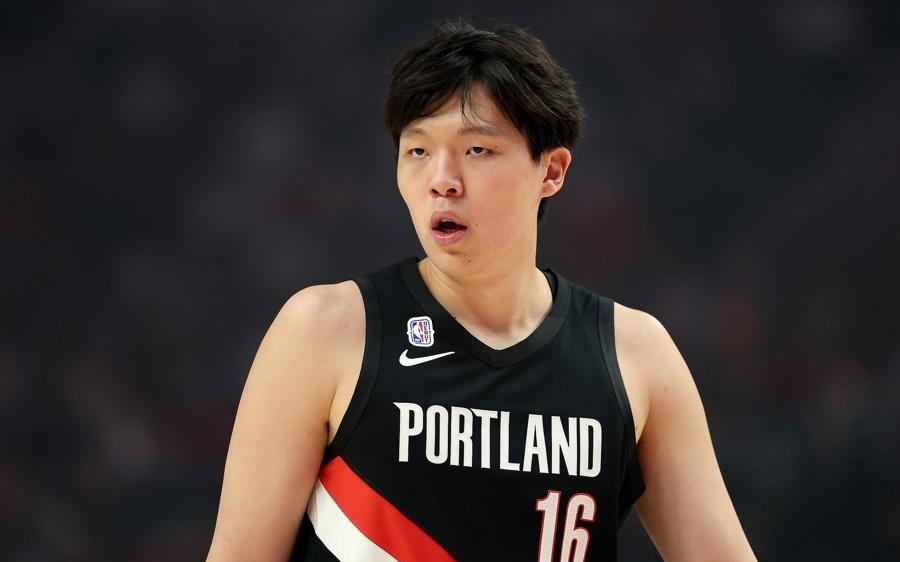 杨瀚森的起步与七位前辈一样艰难，这是中国球员登陆NBA之初的常态