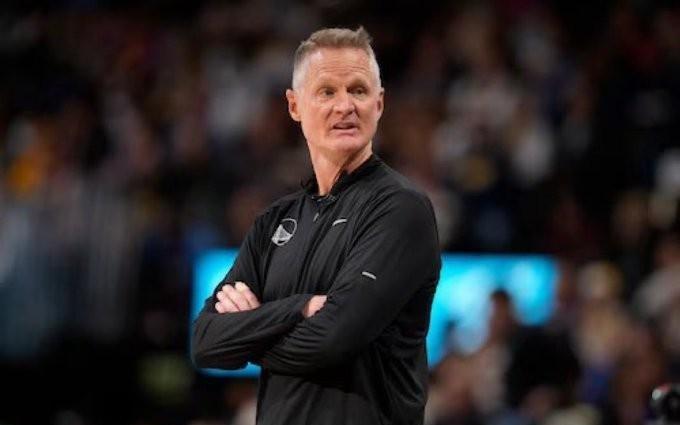 勇士队记：除非科尔赛季后和库里一起离开，不然大概率留任