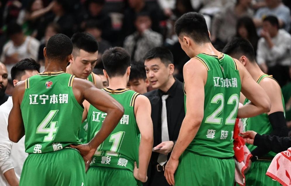 辽宁男篮接触2米13大外援，NBL篮板王和盖帽王，季后赛场均28+16