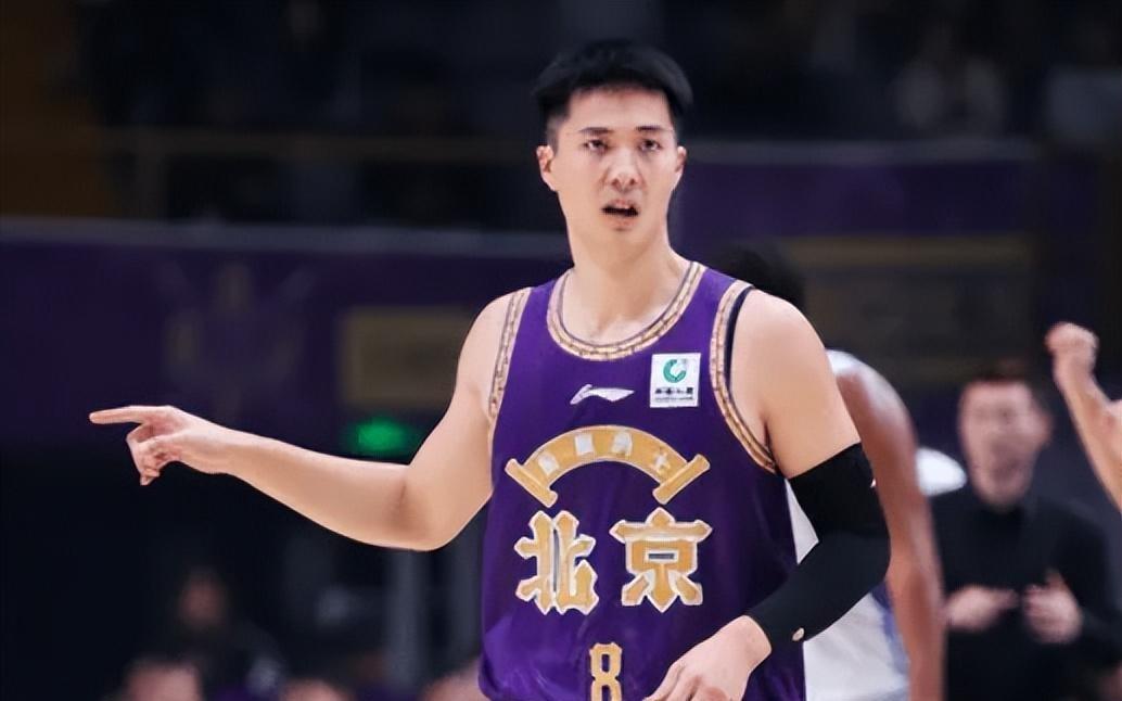 胜福建发布会！张庆鹏不满下半场防守，亲承朱松玮带伤！