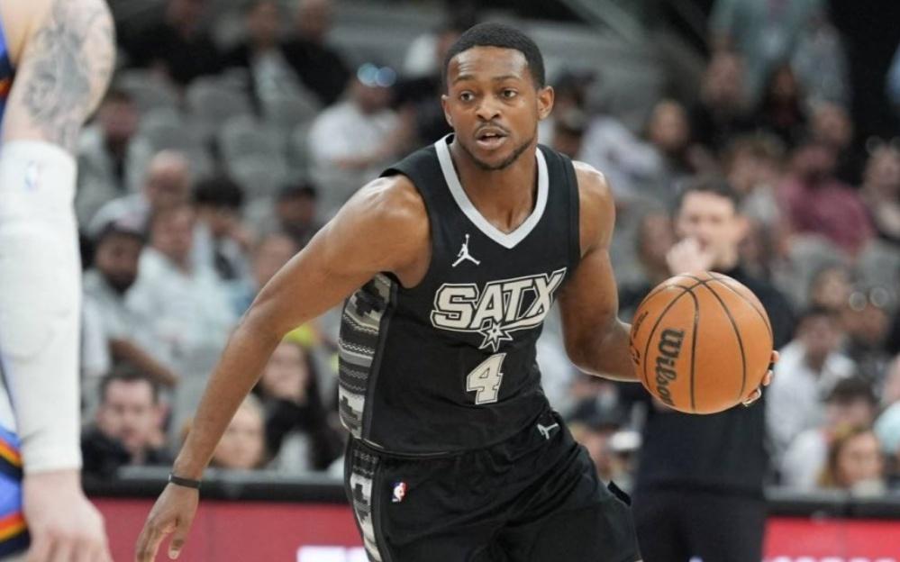 18中4赛季最差一战！福克斯遭美媒开炮：不配两亿掉出联盟前十PG