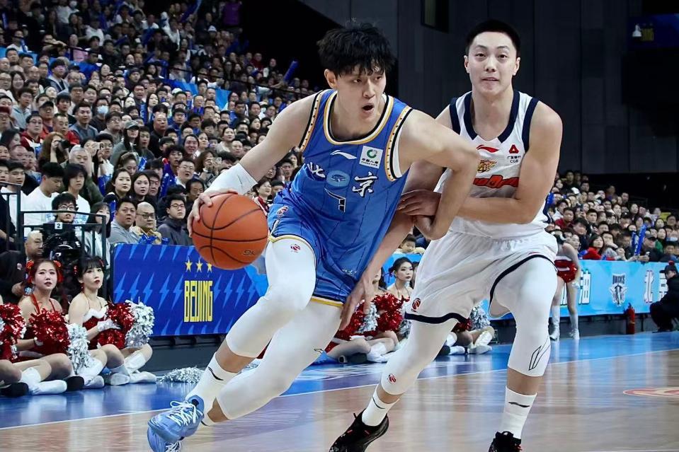 CBA疯狂一夜！2门惨案1大逆转，京浙4队大获全胜，广东成最大输家