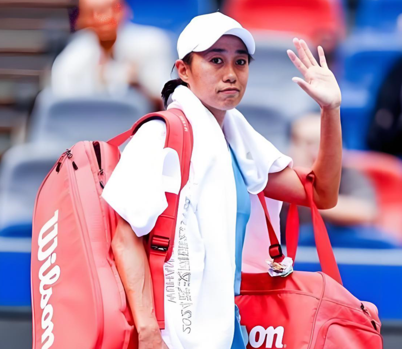 张帅遭苦主双杀2025单打之旅结束，网友：姐姐双打有望带来惊喜