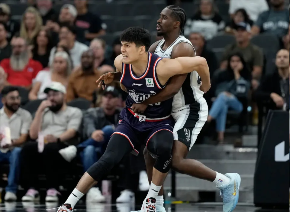 广州2连败淘出本土核心！打NBA场均13.5分，球迷：被北控耽误2年