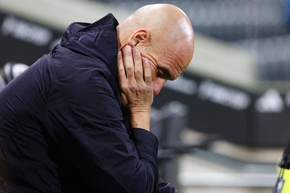 51后被连追3球！54岁瓜帅惊魂未定：吓得头发掉光球员不尊重我