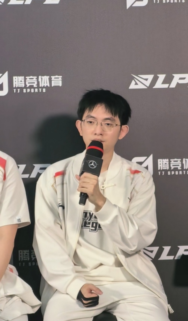 打过才有发言权！圣枪哥：如果不选优势对线跟姜哥打对线很吃力