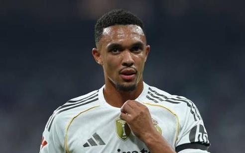 西媒称阿韦洛亚劝阿诺德夏窗离队，邮报：这一报道毫无根据