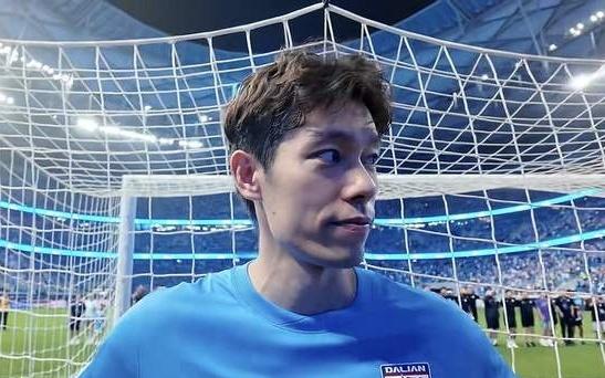 4主力背3黄牌，大连当判官一视同仁毕津浩可踢中锋新星有望首秀