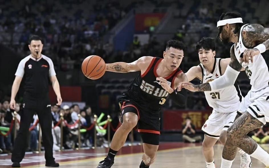 打爆辽宁队，碾压赵睿徐杰，CBA第一后