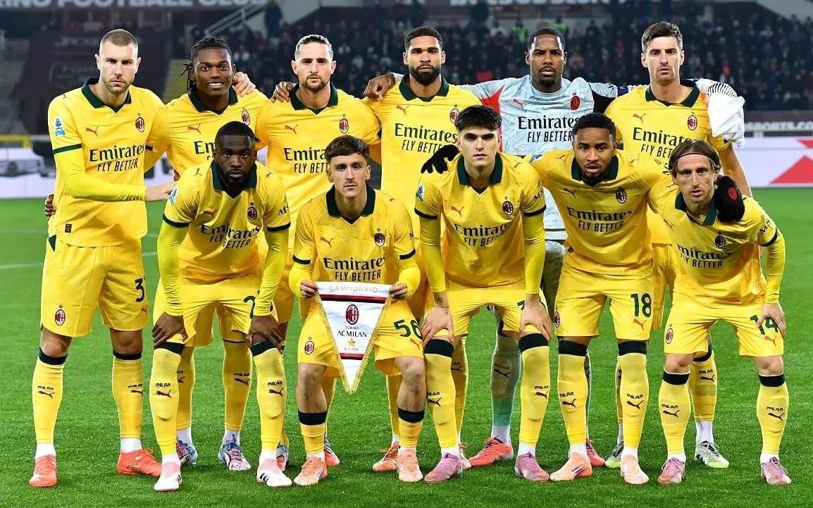 意甲三分制时代以来，米兰前14轮拿超过30分最终都排名前三