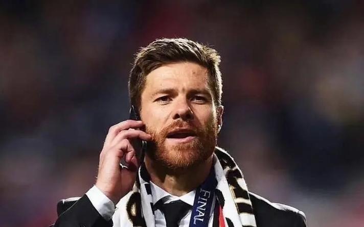 合作七个月，花了2400万欧元：夏窗邀阿隆索回归执教是个错误