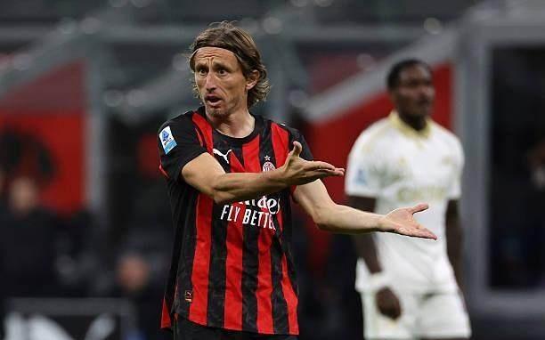 中锋不进球的AC米兰，再次陷入“升班