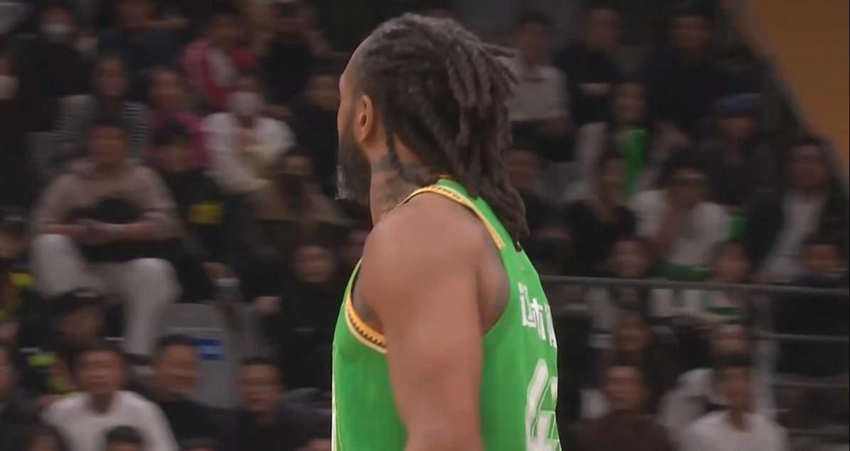 这就是豪门底蕴CBA4冠王大胜+2连胜12人出战+5人上双掀翻卫冕冠军