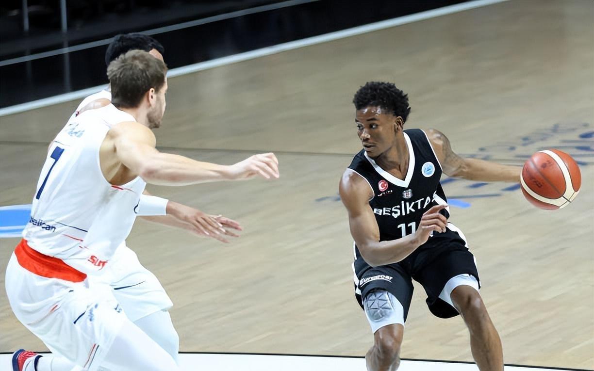 深圳队将签回能力全面的后场外援，他在上赛季的表现非常稳定