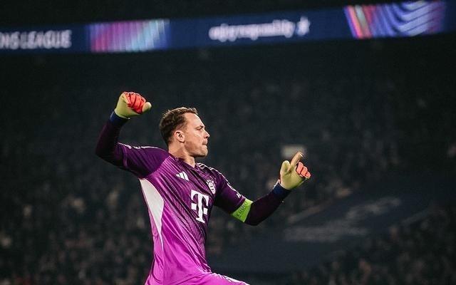 当选对阵巴黎全场最佳，诺伊尔社媒庆祝胜利：团队