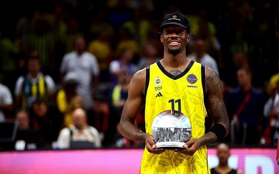 适应状况很不理想!欧洲赛场最强大前锋在太阳的表现令人担心