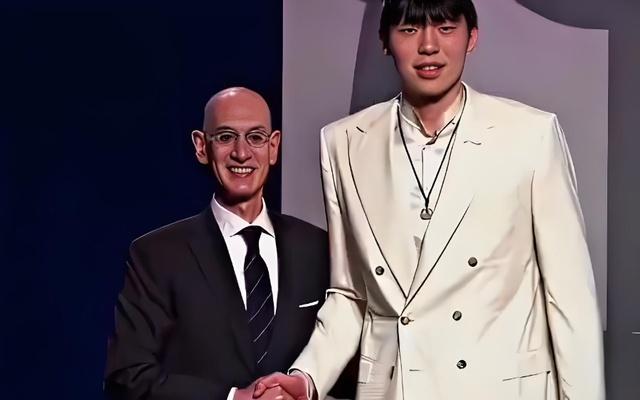 泪洒赛场！杨瀚森收官季前赛！0板6犯后