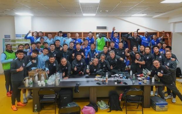 中超争冠悬念依旧：申花逆转续命还要看他人脸色，蓉城手中剧本比海港更稳