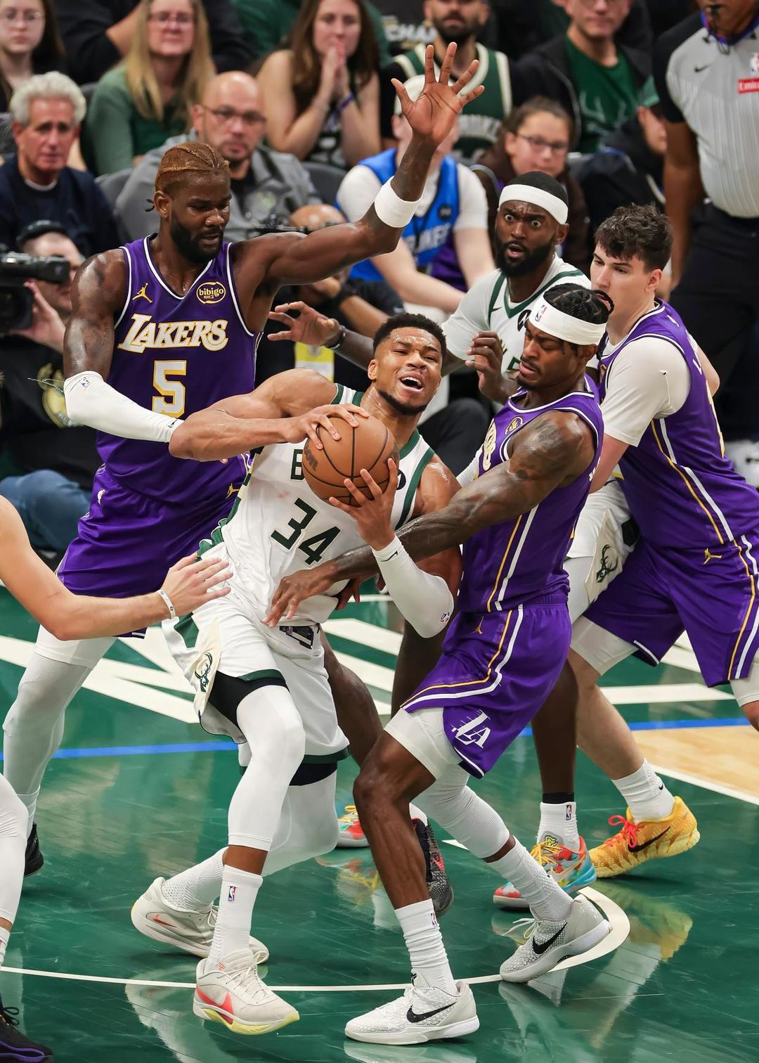 雄鹿迷了路！字母哥因伤缺阵，雄鹿不敌开拓者，遭遇五连败