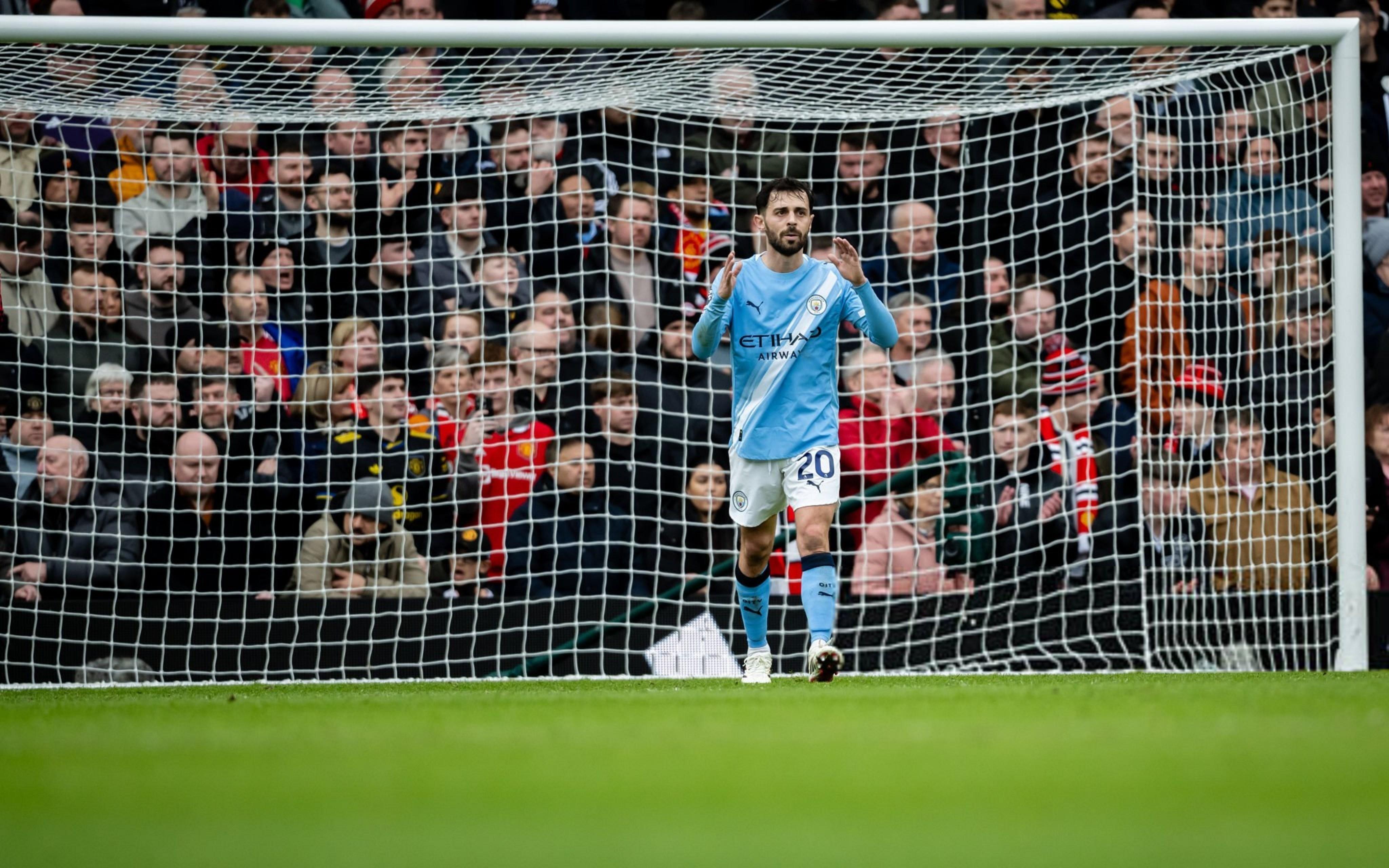 B席：球队的表现实在太差了，达洛特那下犯规确实该出红牌