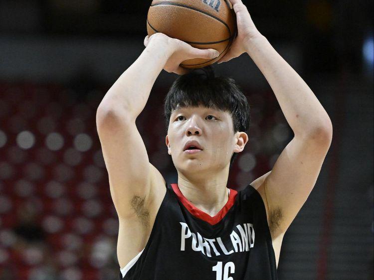 比卢普斯吹爆杨瀚森他球感很棒球商超高第一天训练表现很不错