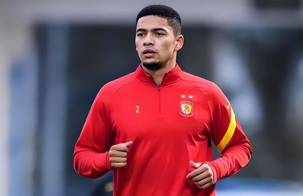 意外！他可能成首位在上港队挂靴退役