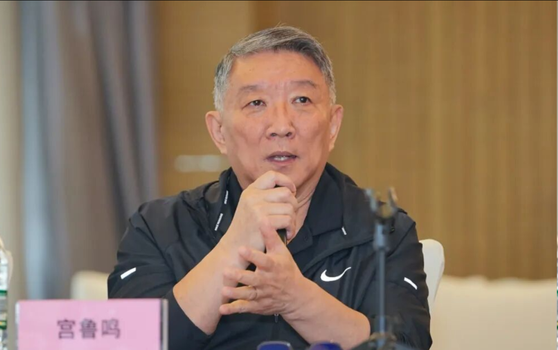 WCBA下季进行期间抽调球员打世预赛，球迷：花钱养国手的队伍血亏