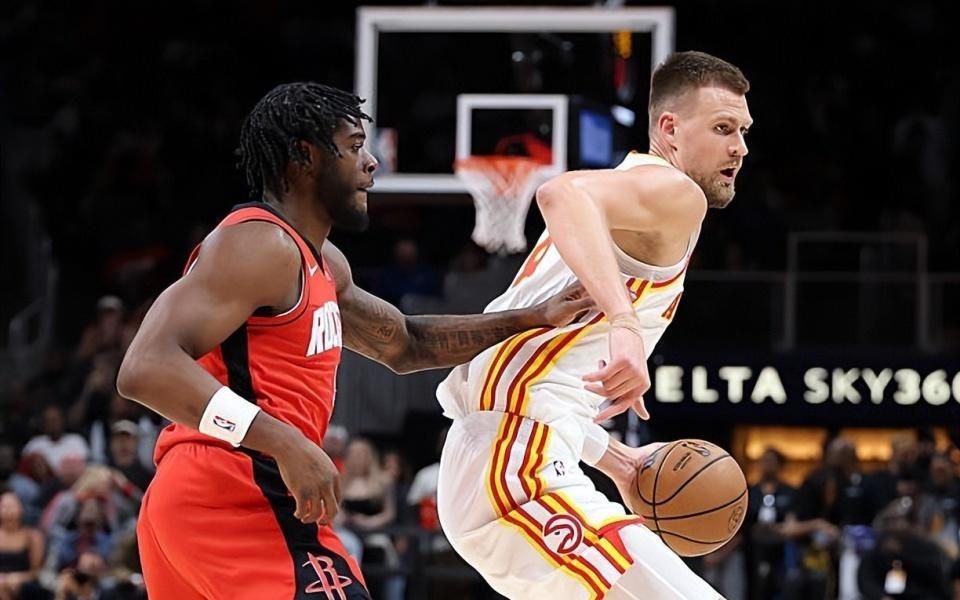 攻弱守强也就算了，关键是火箭锋线新