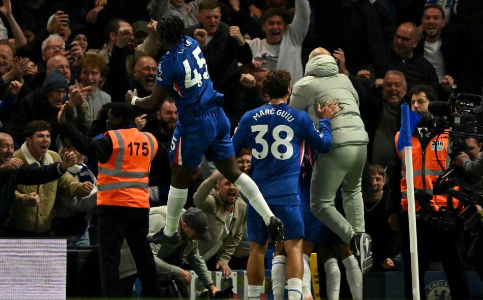 绝杀利物浦！马雷斯卡疯狂庆祝！英超红蓝大战：张路怒赞18岁天才