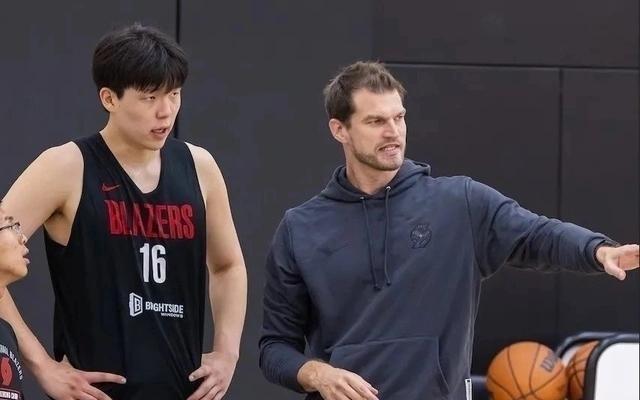 开拓者名记评价杨瀚森宵夜门：可以说他菜，但不能质疑其态度