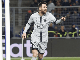 单核逼出最强梅西极致2秒操作697球反超C罗创纪录