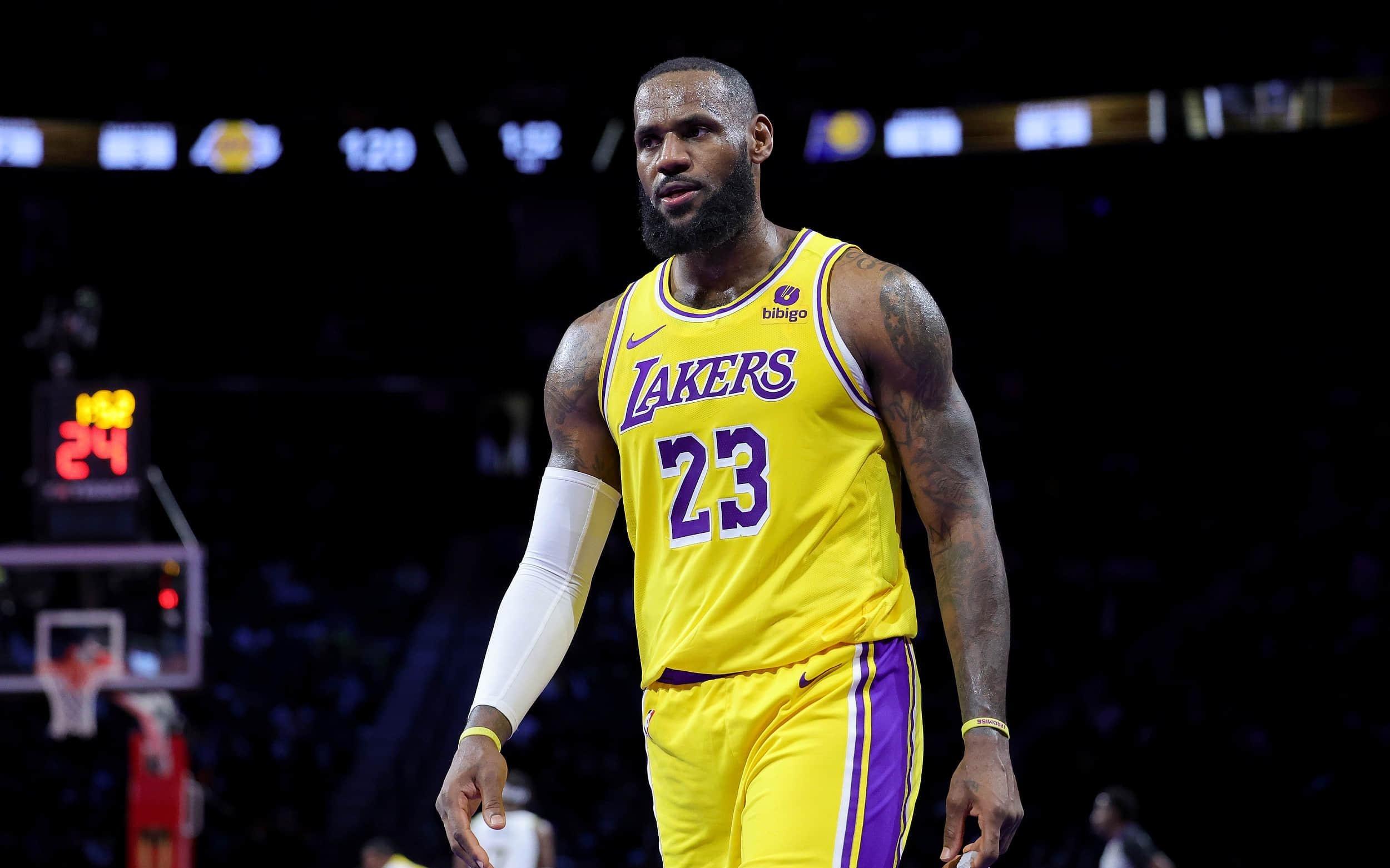 巴克利：詹姆斯说白了就是屁股疼，他这个年纪多休息很正常