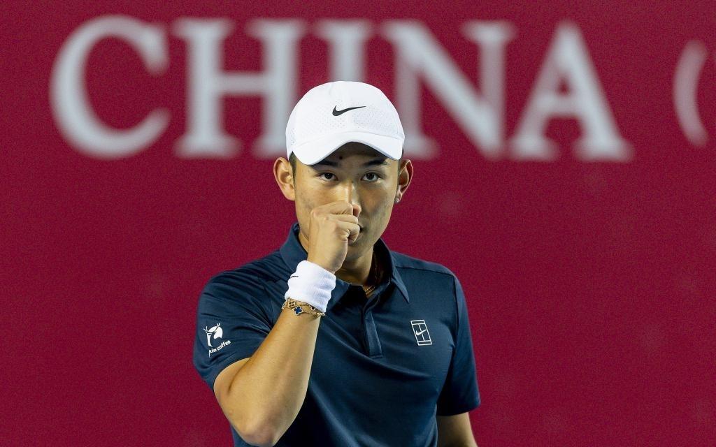 中国男网开门红！商竣程、吴易昺双双晋级ATP香港站次轮