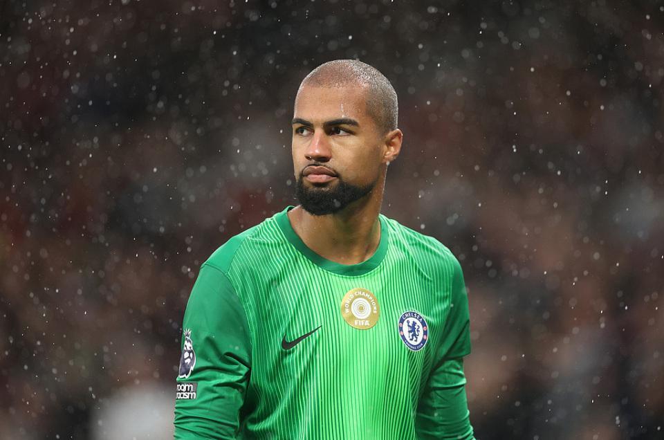 切尔西天崩开局！门神飞铲染红气炸主帅，9分钟后曼联争议球破僵