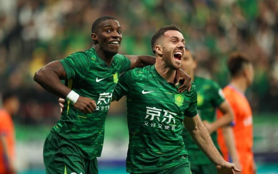 法比奥五连杀！造点+点射，17球领跑射手榜，4战三镇均破门