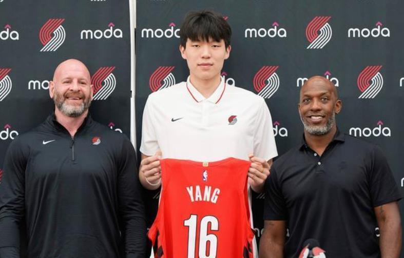 杨瀚森季前赛首秀，10月9日对阵勇士