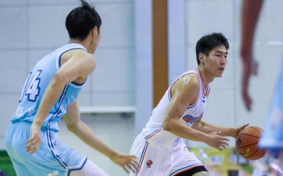 42投38中狂轰101分！男篮25岁新秀杀红眼：他还能重返CBA吗