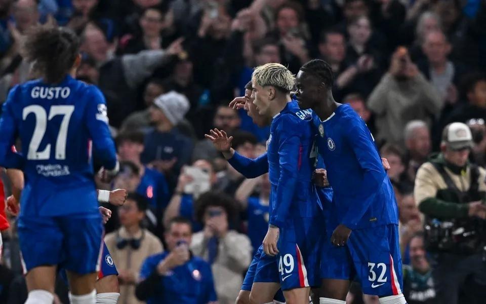 不习惯斯坦福桥开始播放进球音乐，许多切尔西球迷并不买账