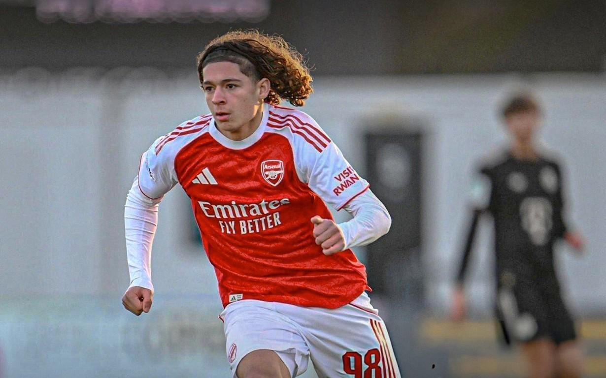 13岁天才穆诺斯代表阿森纳U19出战青年欧冠，打破赛事纪录