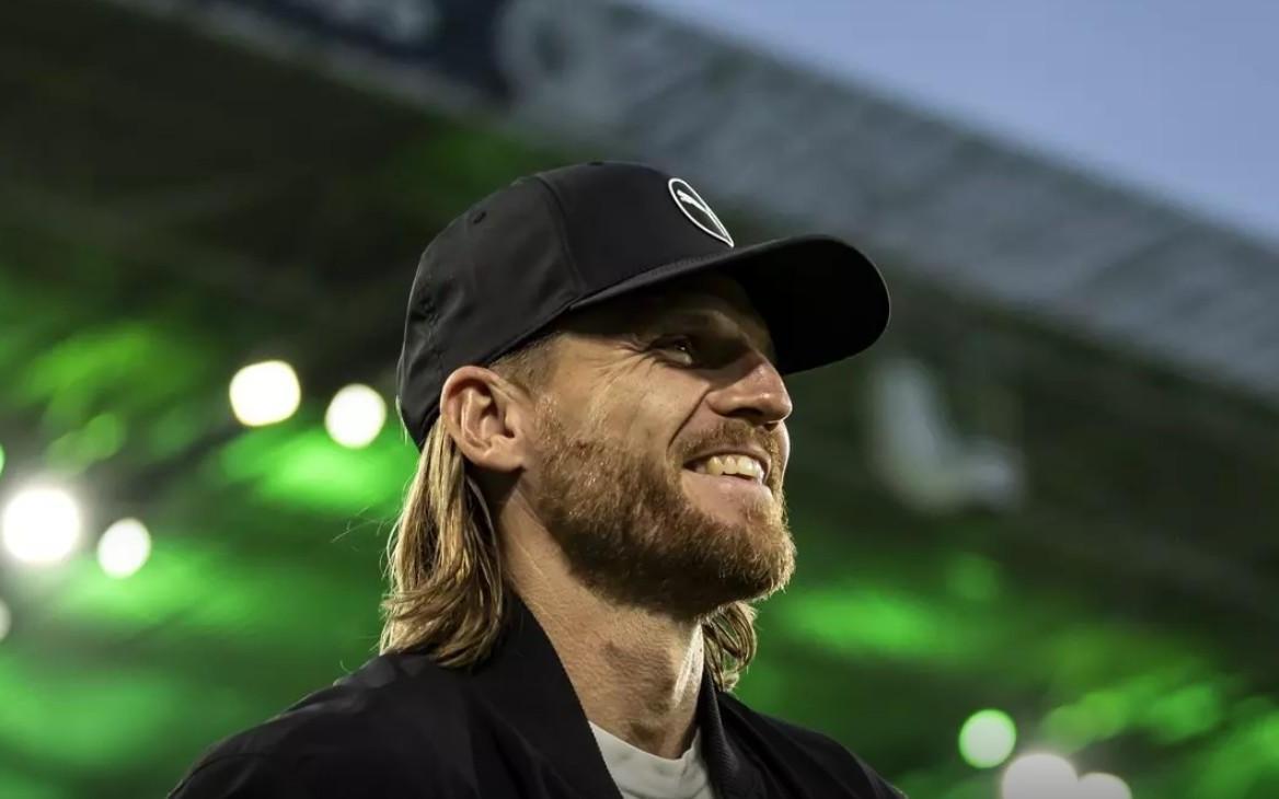 门兴官方：临时主帅波兰斯基转正，合同有效期至2028年