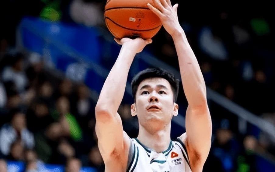 郭昊文又杀疯！轰21+6助送劈扣，末节腰部不适下场，同曦没他不行