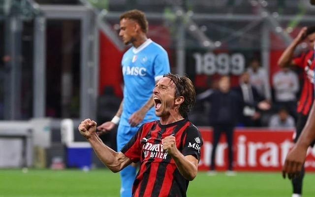 40岁魔笛踢疯了！上演狂奔回追！来米兰