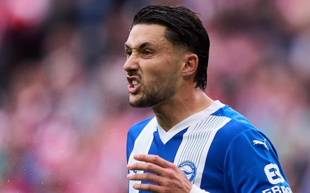 阿拉维斯官方：因国际足联禁令，球队后卫法昆多即日起被停赛