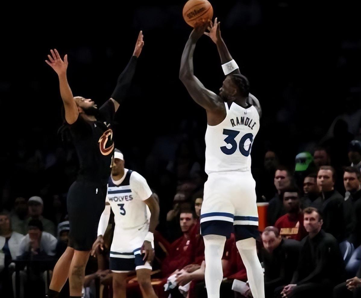 随着森林狼4连胜，独行侠2分憾负，西部最新积分榜出炉！湖人第5